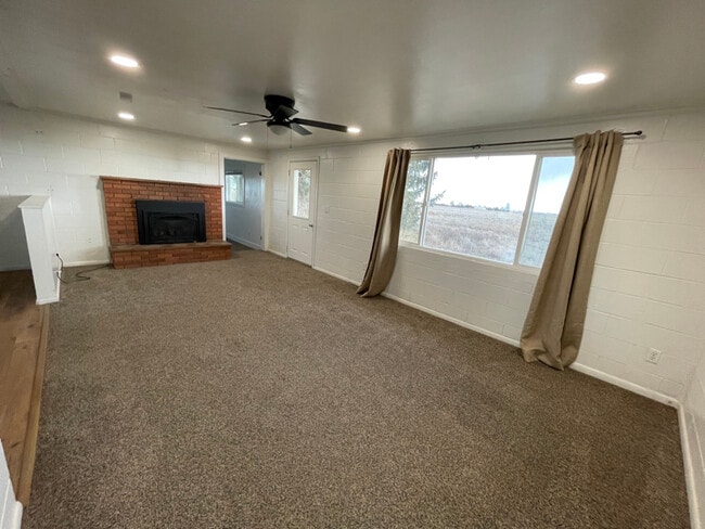 Building Photo - 1535 W 100 Rd S