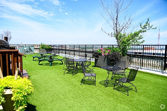 Rooftop Patio - Gallery 1014 Apartment Homes