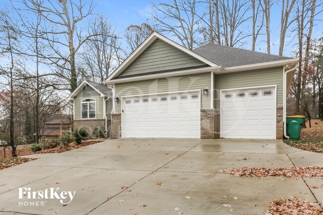 Photo - 105 Jefferson Dr