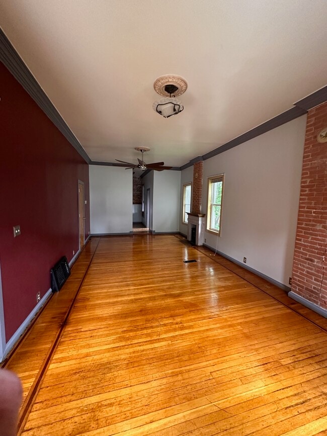 Building Photo - 507 Chestnut St Unit apt. 1