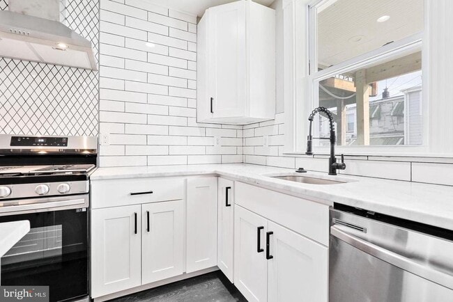 Photo - 263 S Robinson St