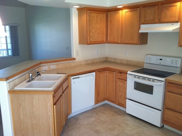 Photo - Beautiful 4-Bed Home in Quiet Creekwood Subdivision – High Convenience, Low Stress!