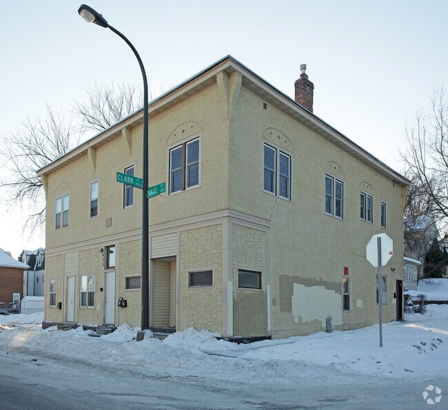430 Case Avenue East