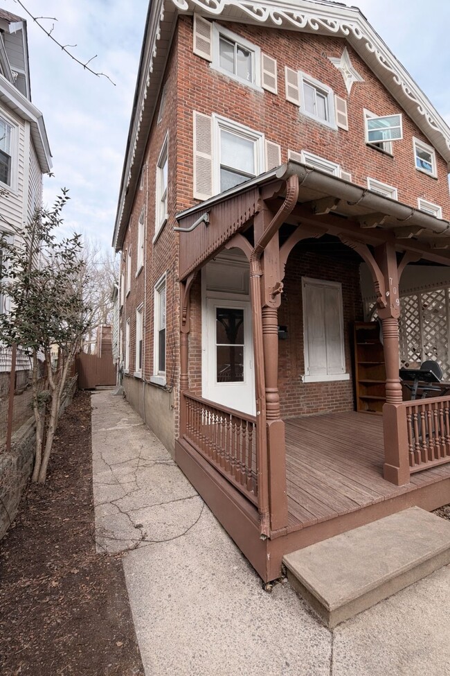 Photo - 709 W Marshall St