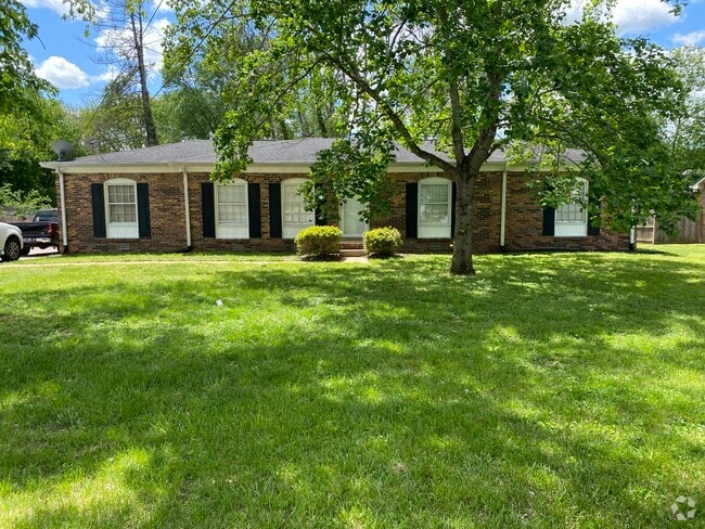 Building Photo - 641 Harpeth Bend Dr Unit 641 Harpeth Bend Rental