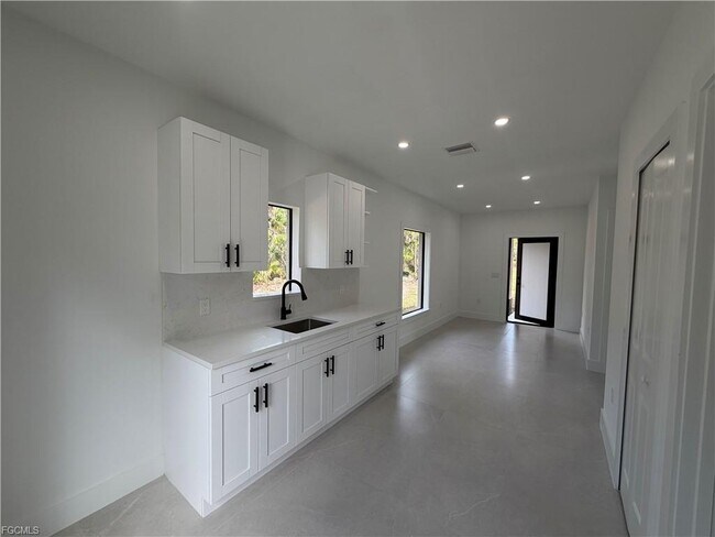 Photo - 4141 Everglades Blvd N