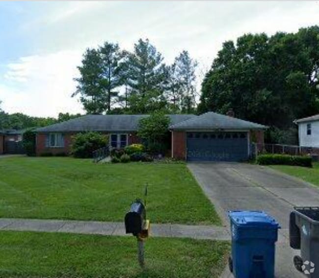 Building Photo - COMING SOON!! Beautiful 3-Bedroom, 2.5-Bat... Rental