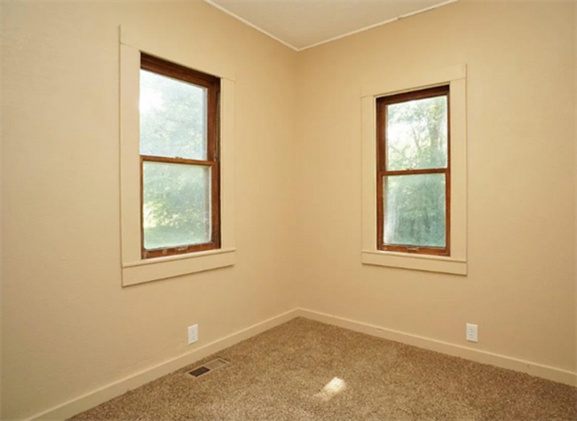 Photo - 541 W Belmont Ave