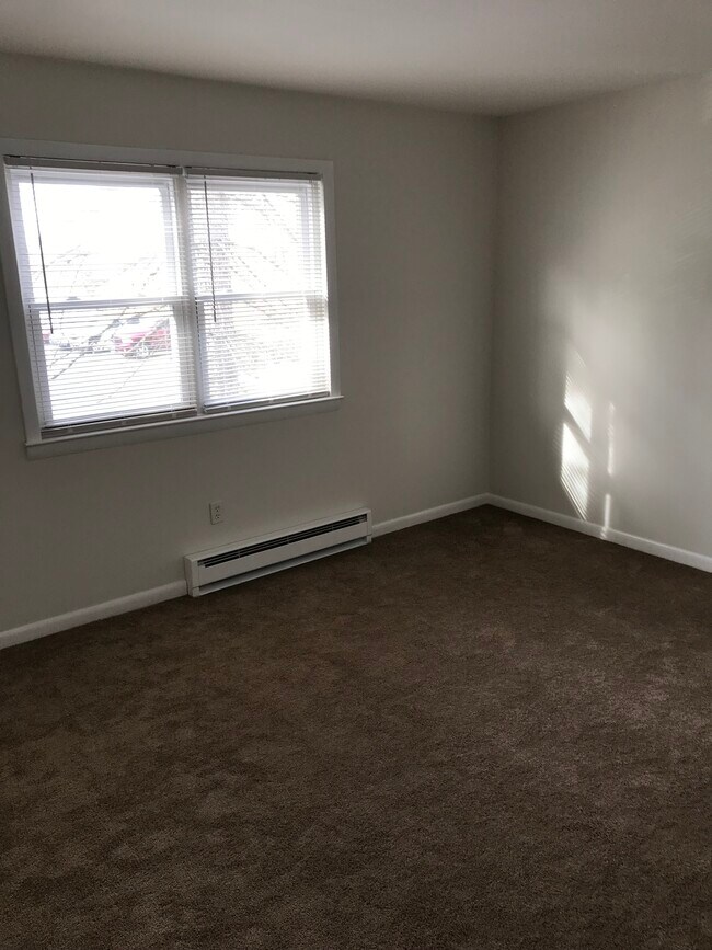 Master Bedroom 1 - 88 Belair Dr Unit 88