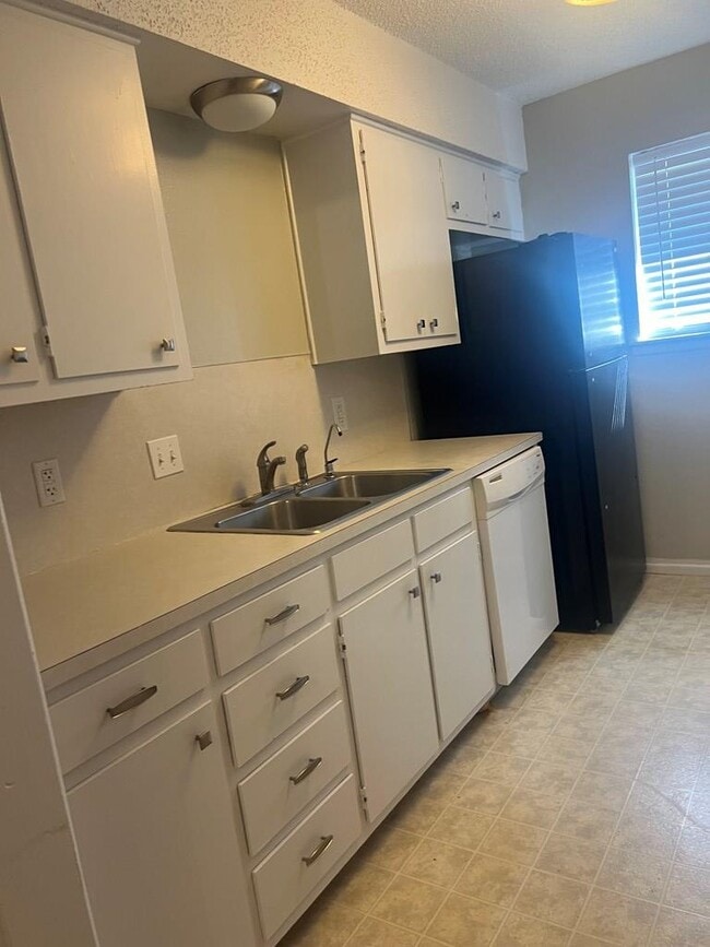 Photo - 1328 Tanglewood Ln