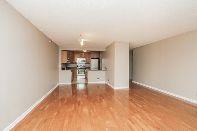 Photo - 10 E Ontario St