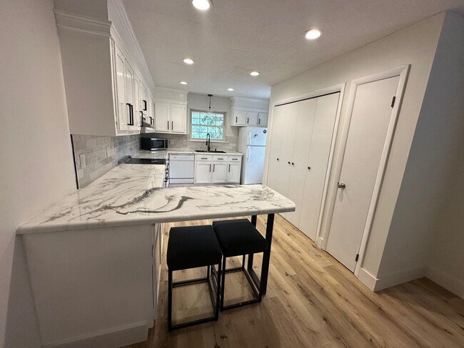 Photo - 2765 Tanglewood Dr Unidad B