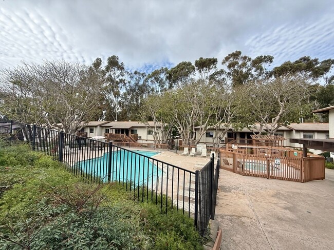 Photo - Bright & Spacious 2-Bedroom Condo in Prime Mission Valley Location!