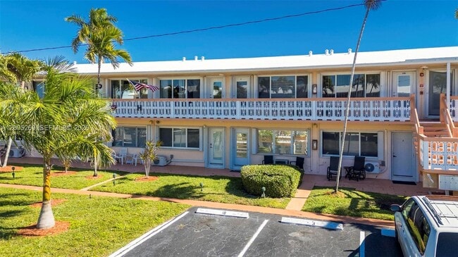 Building Photo - 901 SW 11th Ave Unit 17H