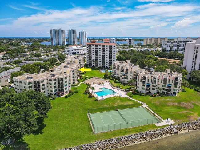 Photo - 372 Golfview Rd Unit 201