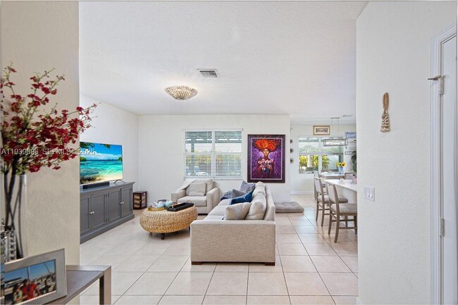 Photo - 8175 NW Greenbank Cir