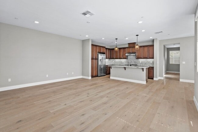 Photo - 118 Bonano Ln