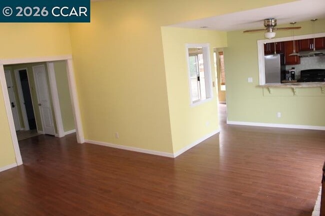 Photo - 190 Iris Rd