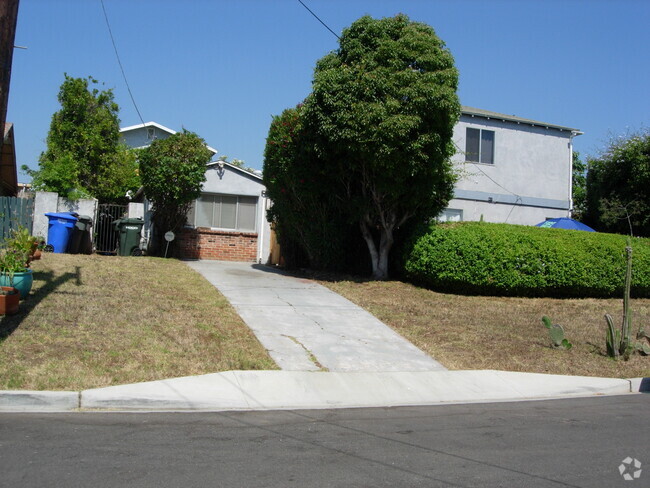 Building Photo - 816 Delaware St Rental