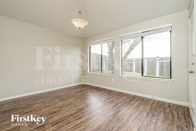 Photo - 7921 Rice Dr