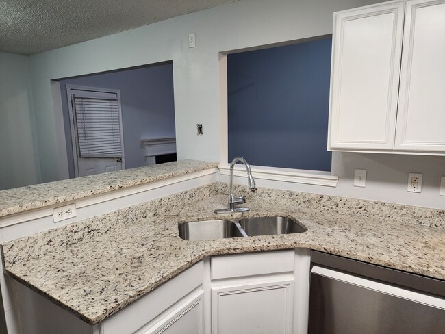 Photo - 2378 Charleston Pointe SE