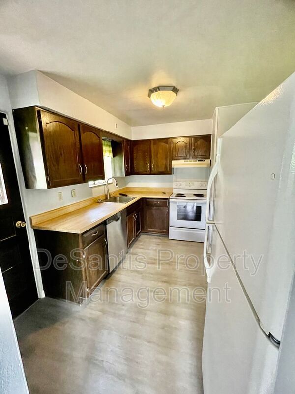 Photo - 3582 South Park Rd