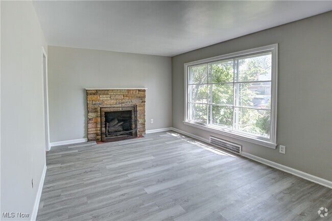 Building Photo - 2016 Revere Rd Rental