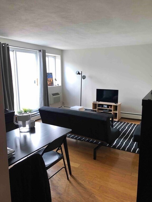 Photo - 123 Sewall Ave Unit 1-G