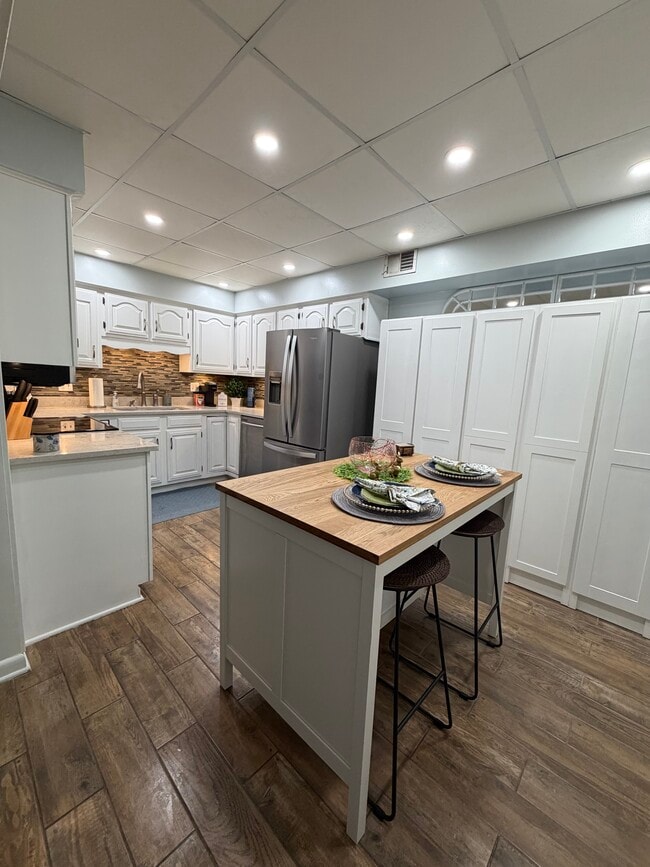 Building Photo - 920 Camellia Dr Unit 5