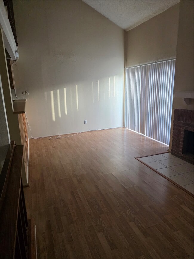 Building Photo - 13033 Wirevine Ln