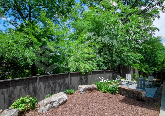 Photo - Ponce Court Apartments