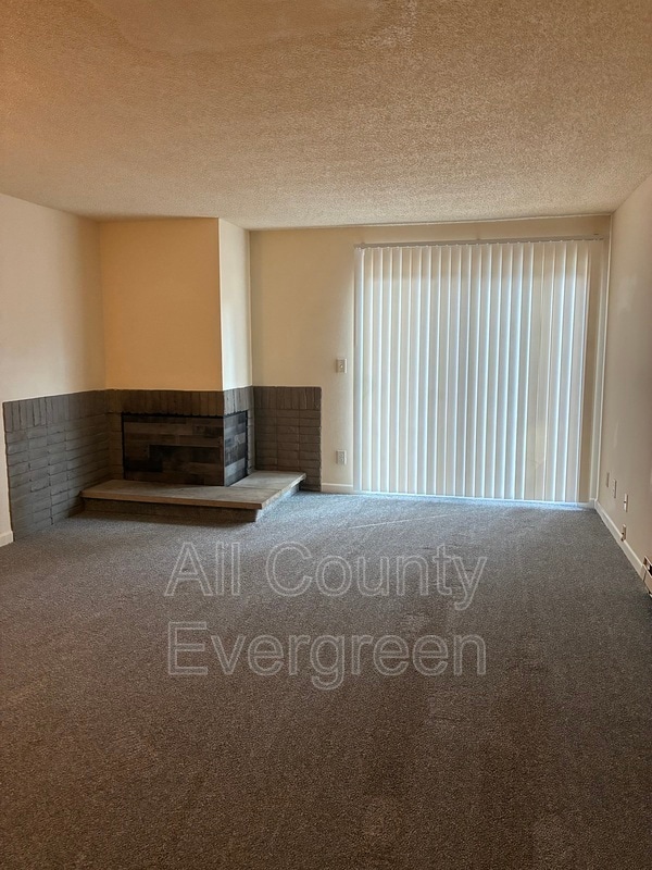 Photo - 987 26th Pl NE