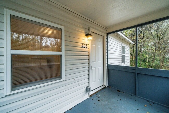 406 Forest Rd