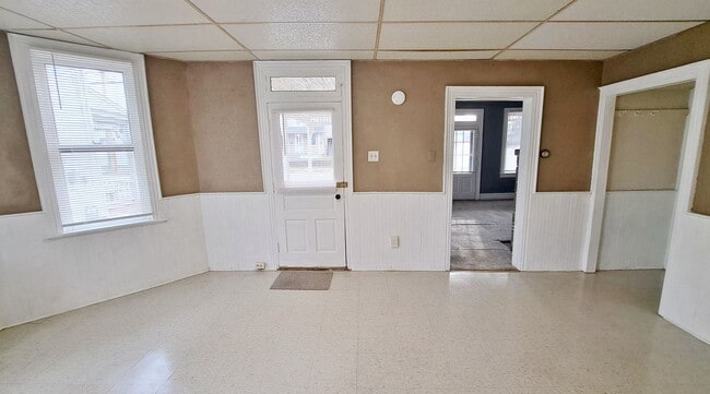 Photo - 523-523 1/2 Frederick Street Unit 1st Floor - 523 Frederick St