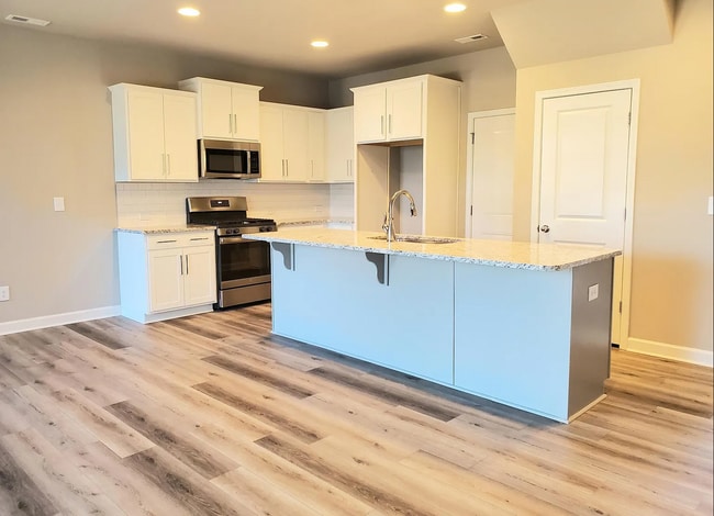 Photo - 212 Peach Orchard Ct