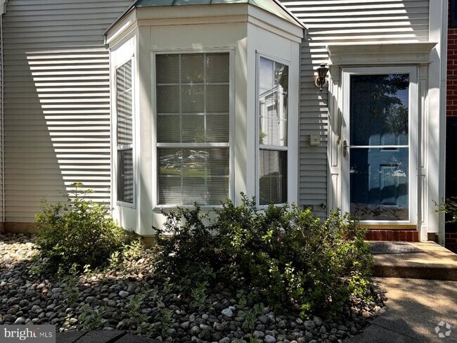 Building Photo - 57 Columbus Dr Rental