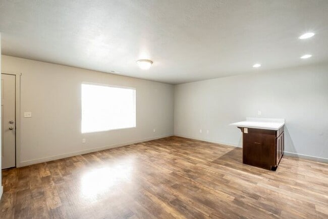 Photo - Beautiful 2 Story Townhome with Awesome Amenities + 2 car garage