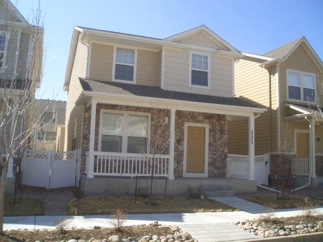 Building Photo - Unique and Cozy Two Story Treasure! Availa... Rental