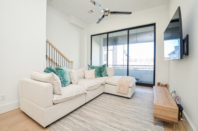 Photo - 6125 Cottage Grove Lake Dr