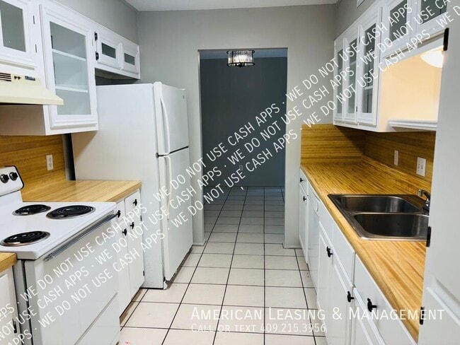 Building Photo - 1212 N Major Dr Rental