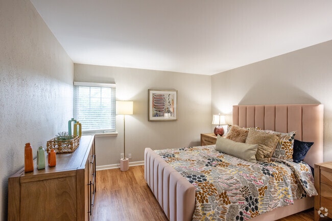 2BR, 1.5BA - Parthenon - 1310SF - Secondary Bedroom