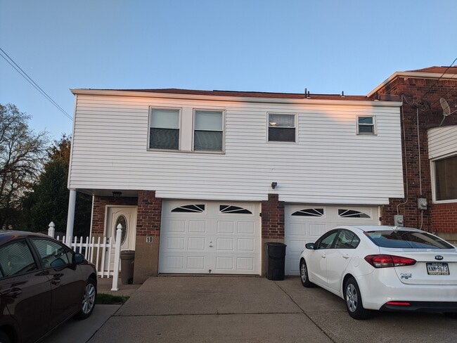 Photo - 108 Orris St Townhome