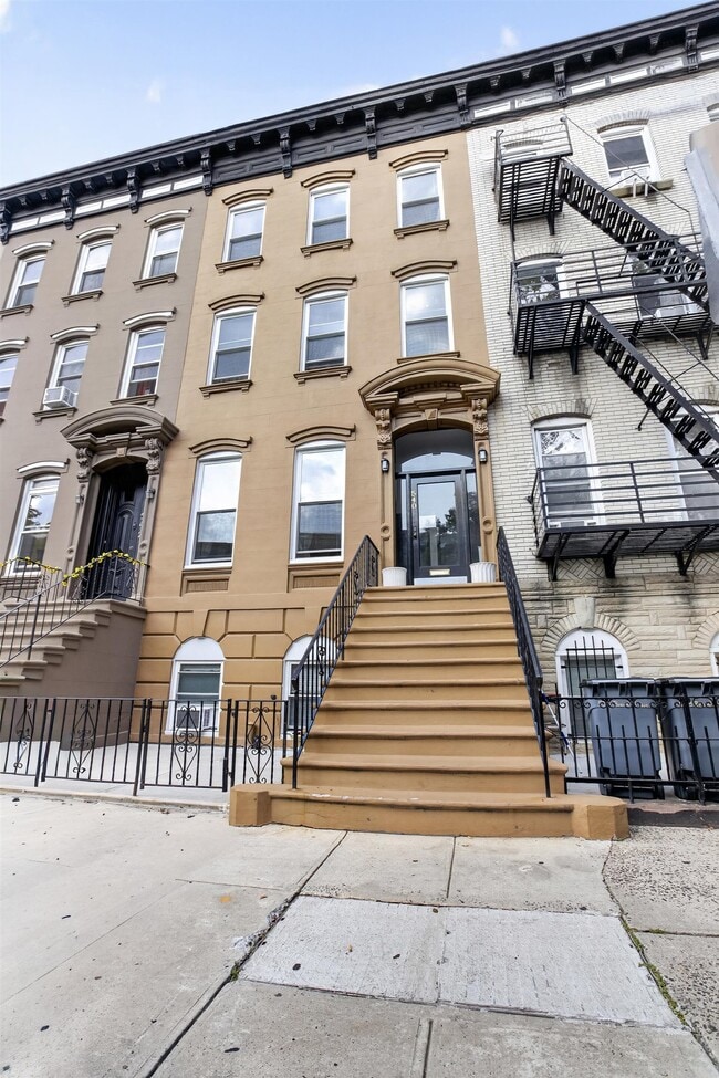 Photo - 540 Bramhall Ave