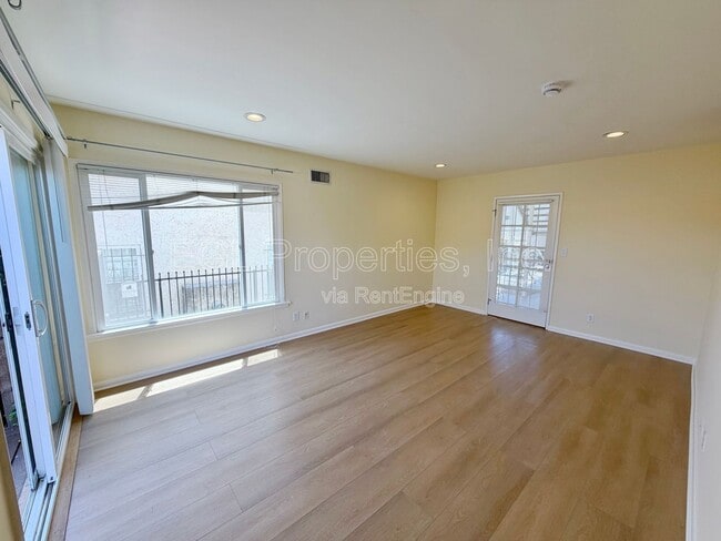 Photo - 1287 Cochran Ave Unit 1