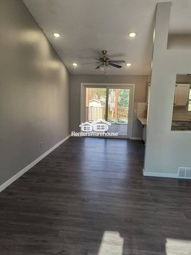 Photo - Available Now! 5 Bedroom 2 Bath Single Family Home in Apple Valley