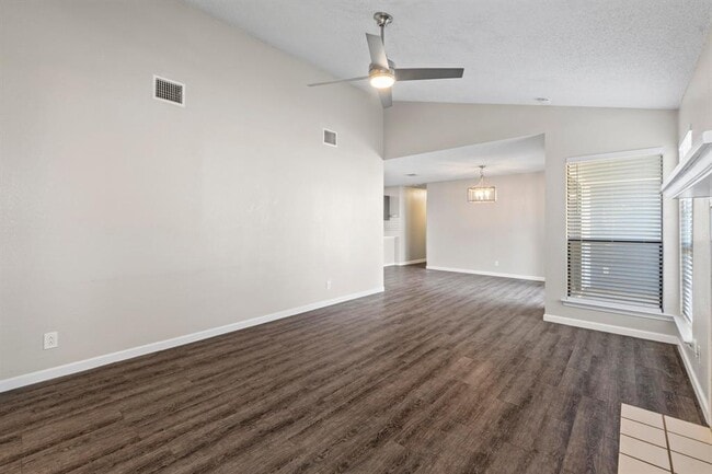 Photo - 707 Brookside Pass