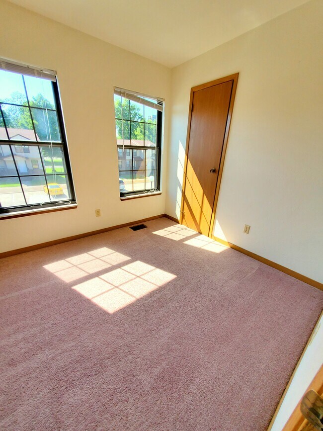 Meadow Ridge Townhomes Carbondale, IL