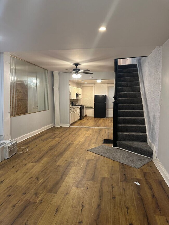 Photo - Spacious Rooms! Finished Basement! W/D Hook-Up!! Available Now!