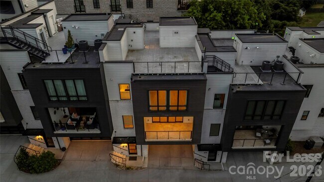 Photo - 614 Queens Rd