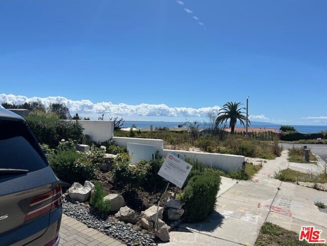 Building Photo - 3908 Castlerock Rd